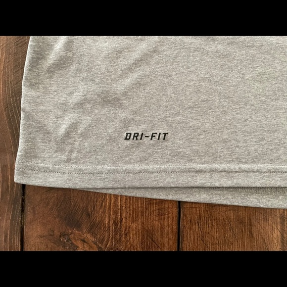 Nike Dri-Fit T-shirt - Size Large - Picture 4 of 5